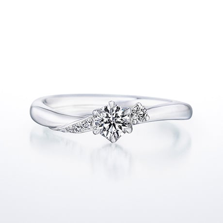ダイヤモンドシライシ　婚約指輪検討よろしくお願い致します